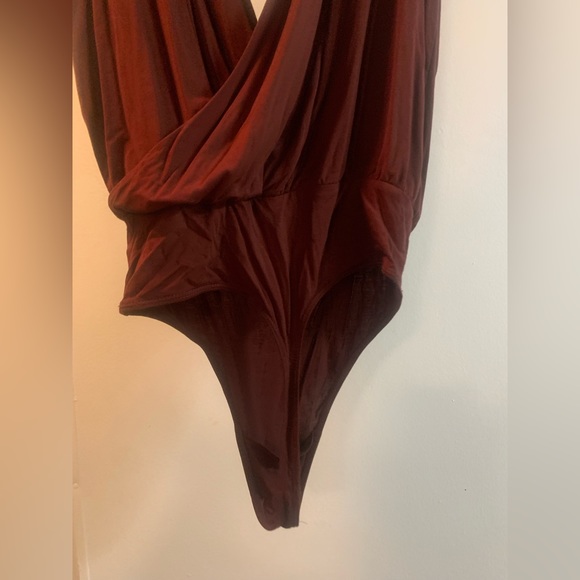 NWOT- Wilfred Nuage Bodysuit- Burgundy - Picture 7 of 10